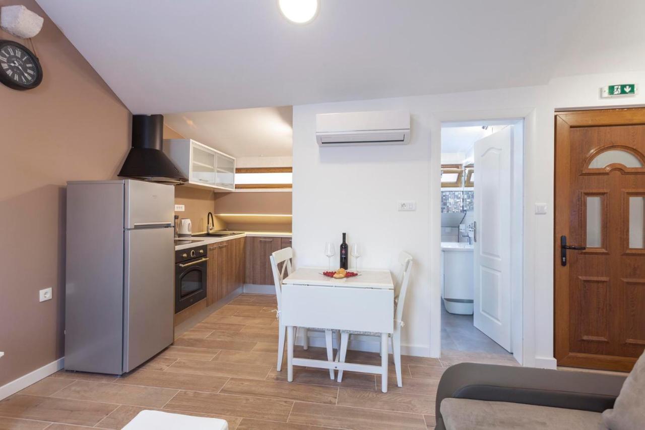 זיווגוסצה Apartmani Antiqua מראה חיצוני תמונה